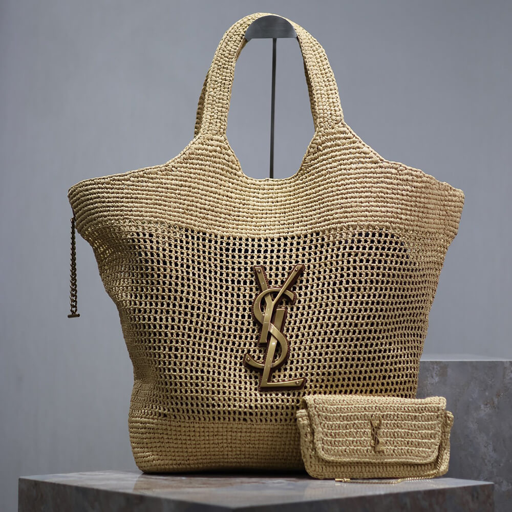 Y51  ICARE maxi shopping bag in quilted lambskin