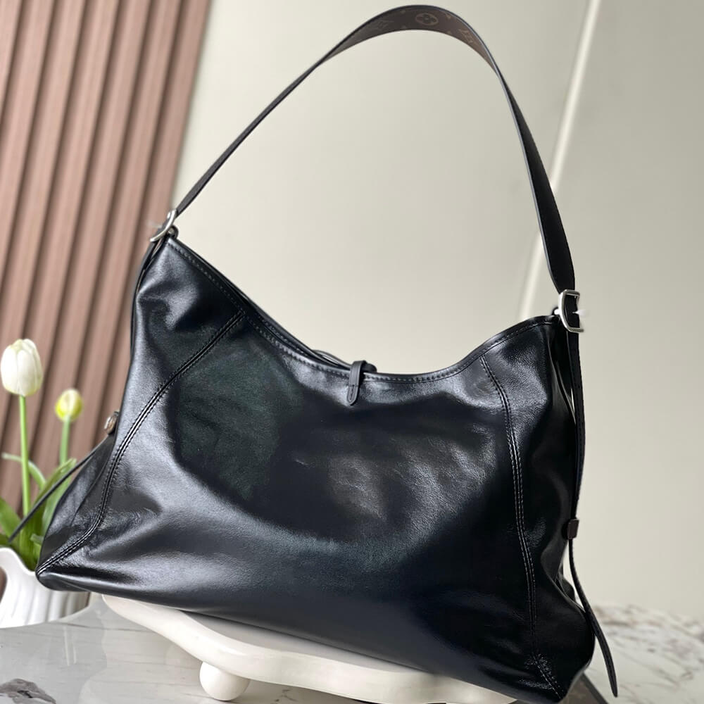 LV CarryAll Vibe MM Bag