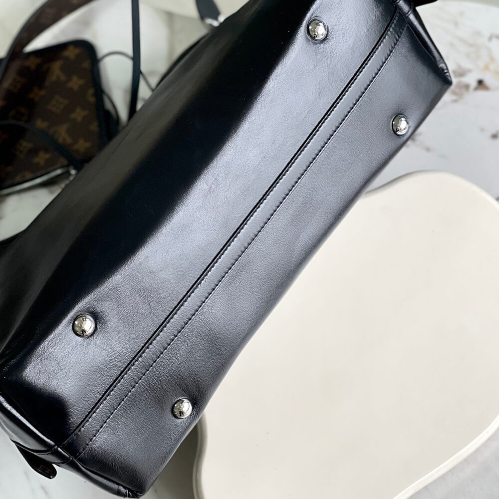 LV CarryAll Vibe MM Bag