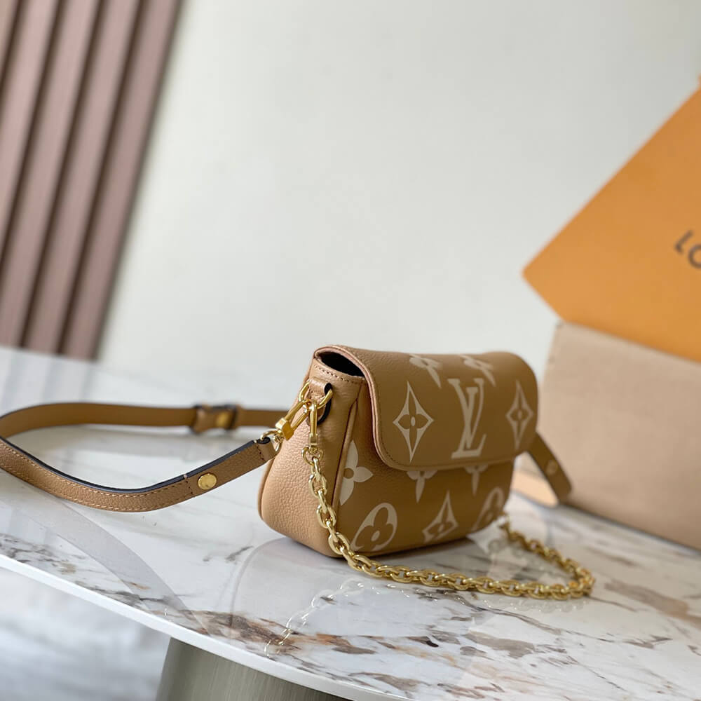 LV Wallet On Chain Ivy
